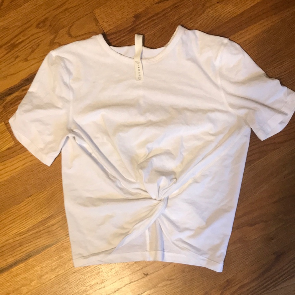 Lululemon cropped tee